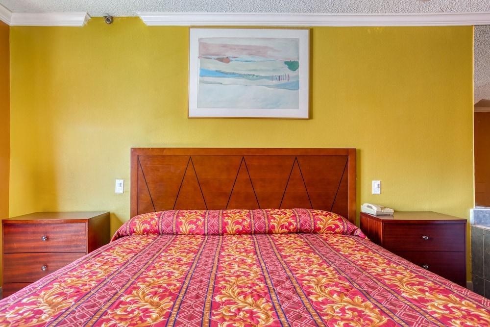 Hotel Corona Ca - Hwy 91 מראה חיצוני תמונה