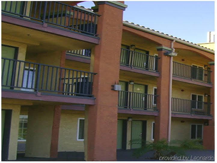 Hotel Corona Ca - Hwy 91 מראה חיצוני תמונה