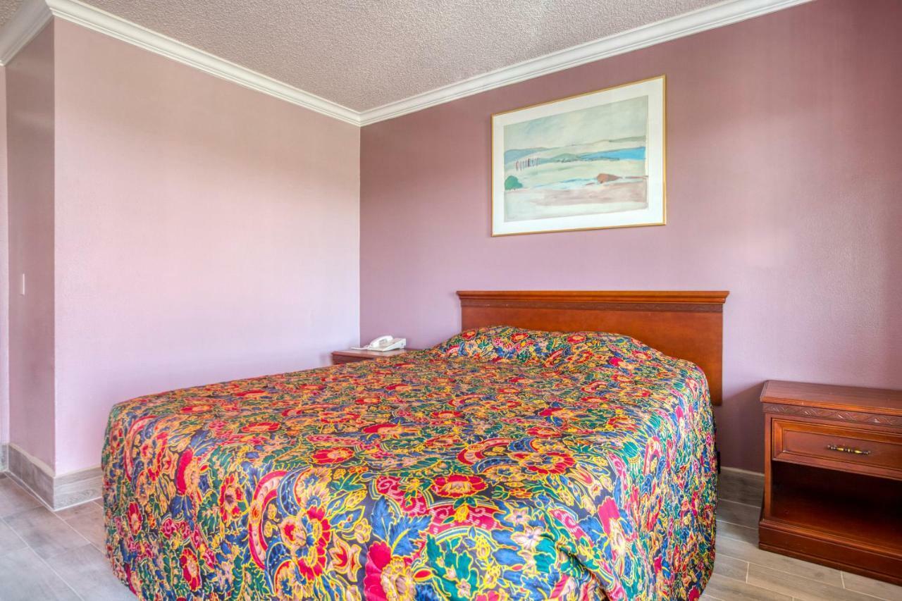 Hotel Corona Ca - Hwy 91 מראה חיצוני תמונה