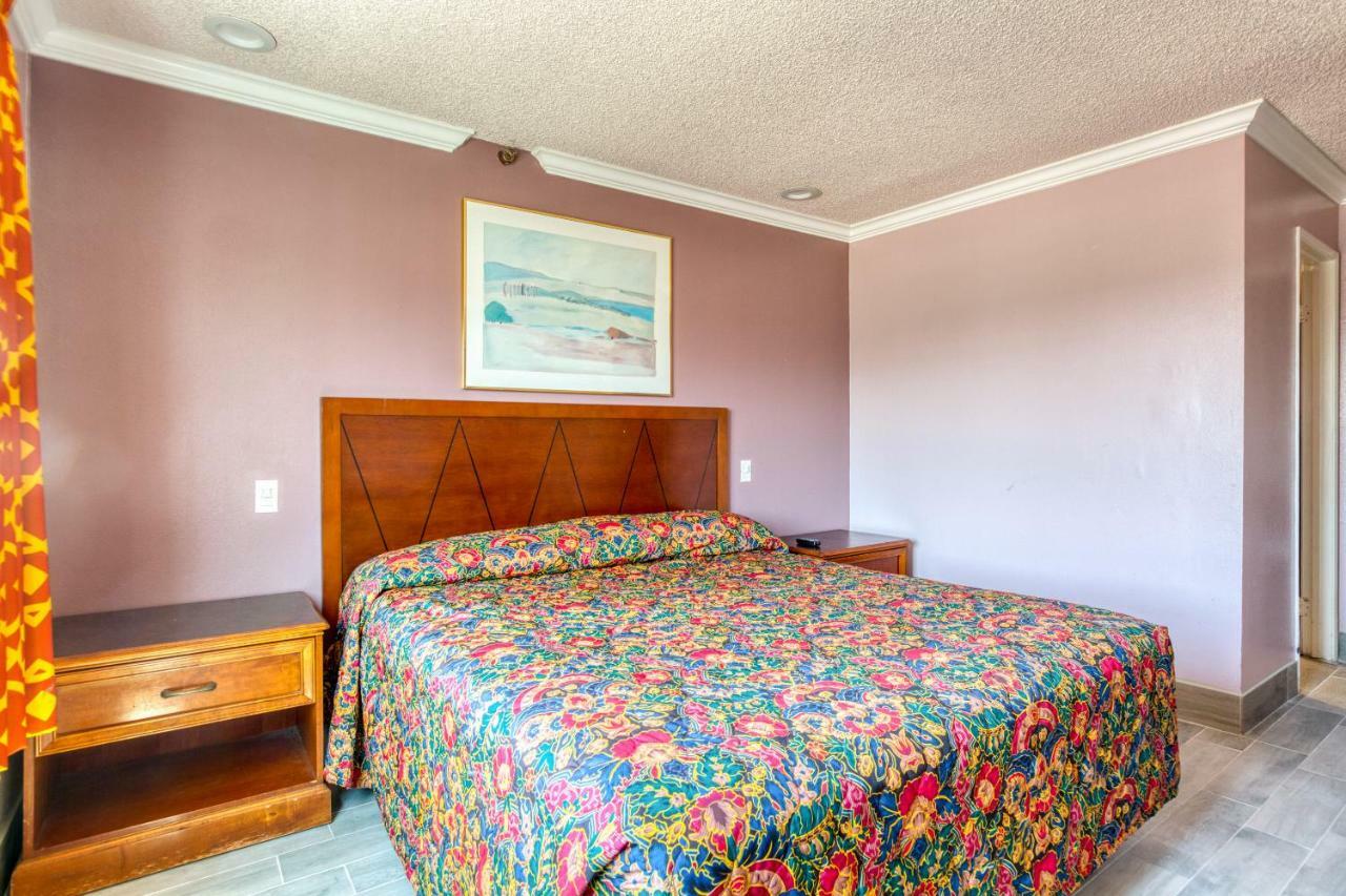 Hotel Corona Ca - Hwy 91 מראה חיצוני תמונה