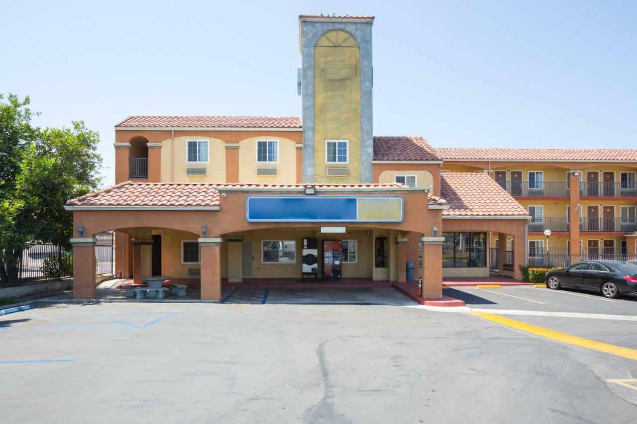 Hotel Corona Ca - Hwy 91 מראה חיצוני תמונה