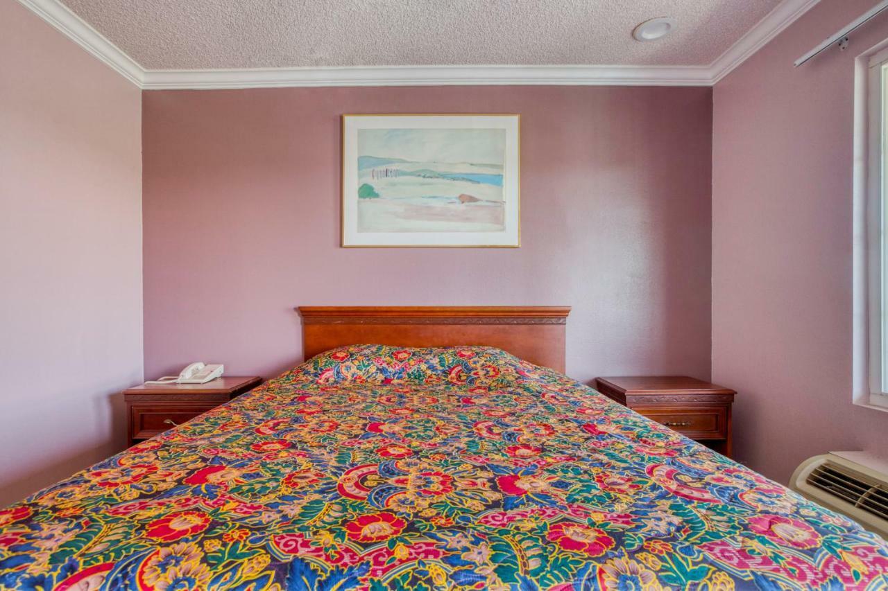 Hotel Corona Ca - Hwy 91 מראה חיצוני תמונה