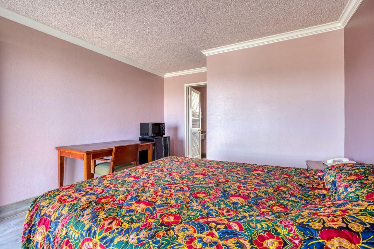 Hotel Corona Ca - Hwy 91 מראה חיצוני תמונה