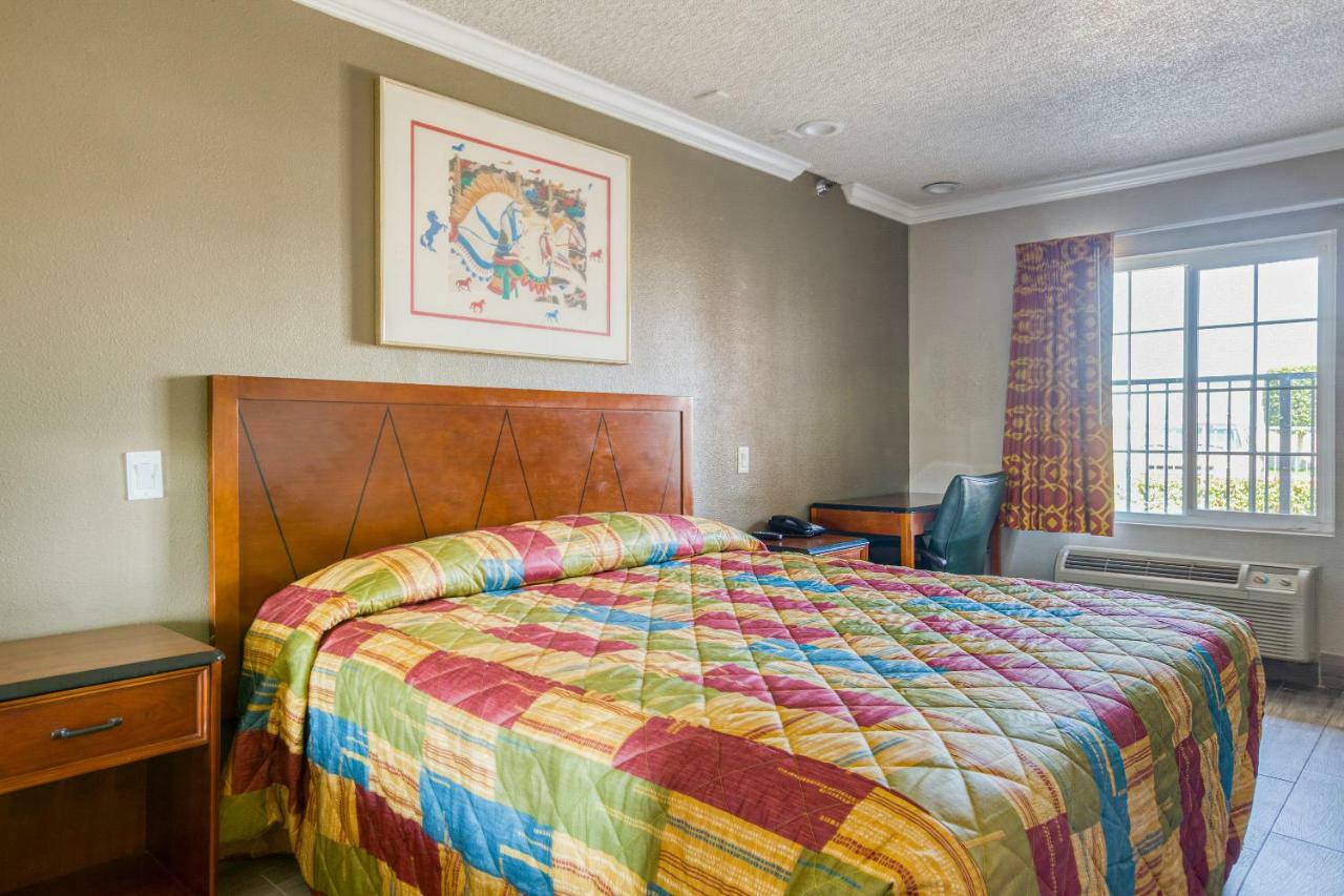 Hotel Corona Ca - Hwy 91 מראה חיצוני תמונה
