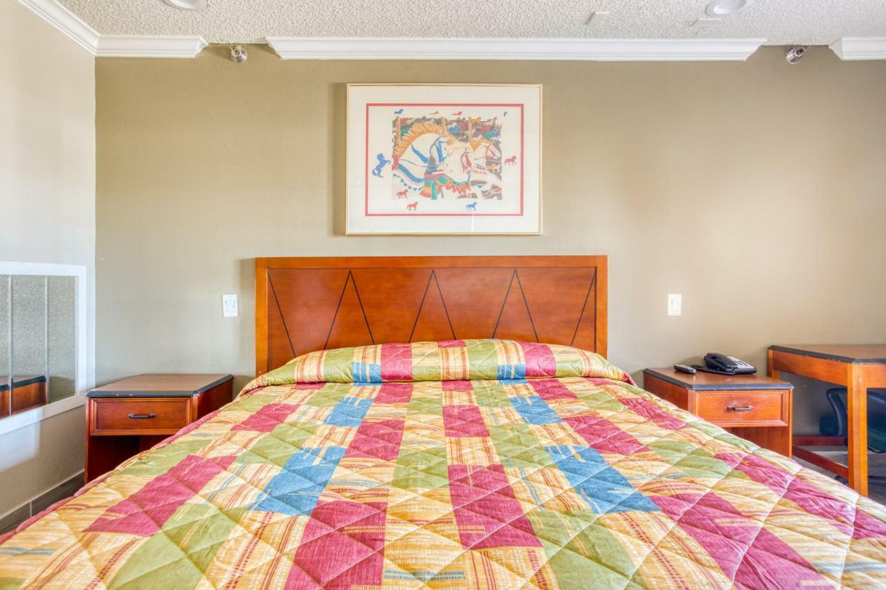 Hotel Corona Ca - Hwy 91 מראה חיצוני תמונה