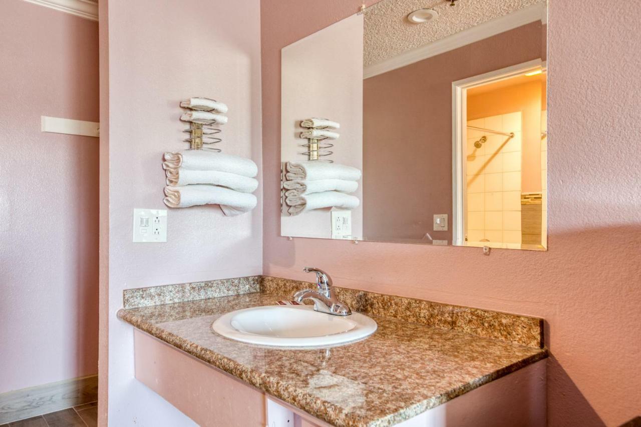 Hotel Corona Ca - Hwy 91 מראה חיצוני תמונה