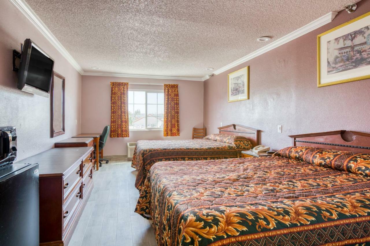 Hotel Corona Ca - Hwy 91 מראה חיצוני תמונה