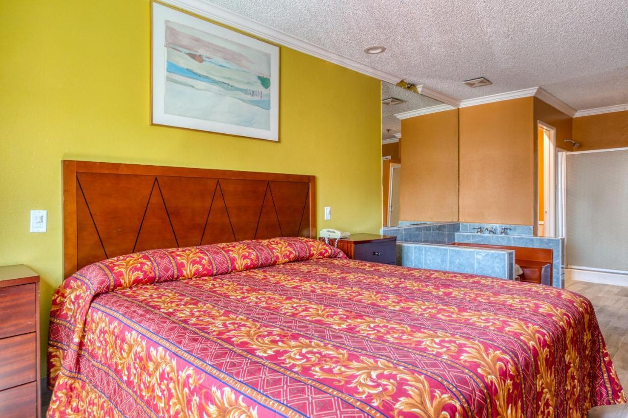 Hotel Corona Ca - Hwy 91 מראה חיצוני תמונה